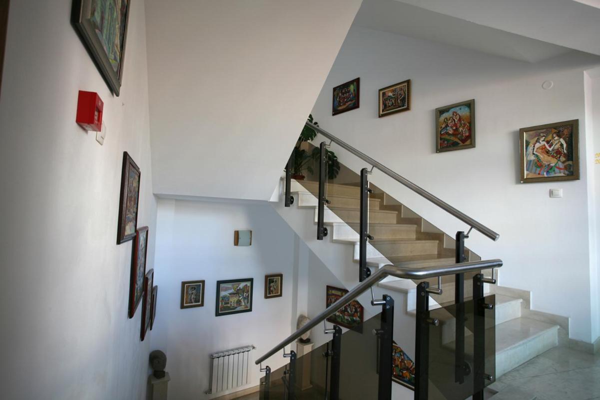 Family Art Hotel Gallery Plevna Kültér fotó